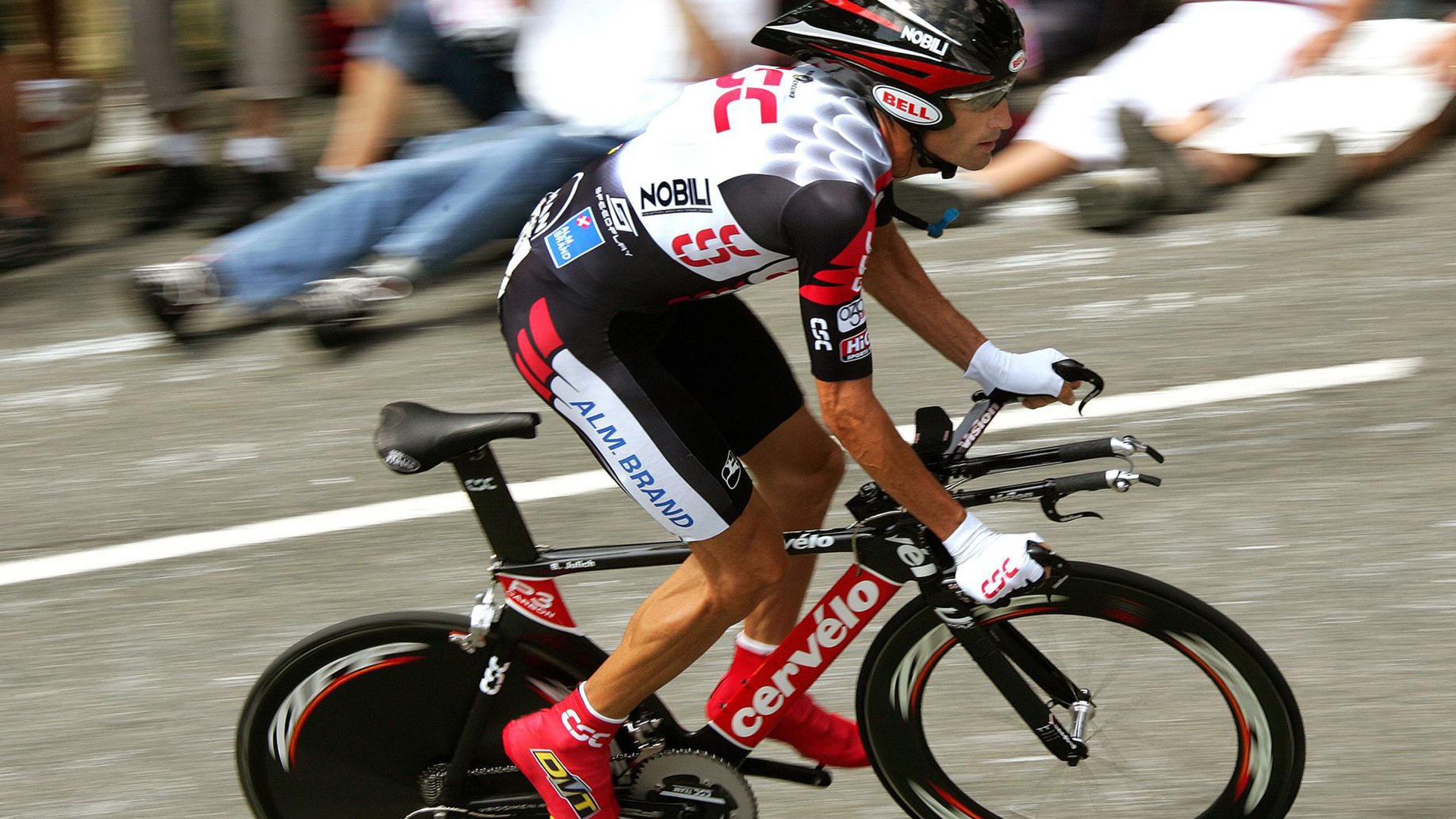 开云体育登陆入口-体育舞蹈锦标赛：律动中的艺术表现，体育舞蹈的竞赛规则